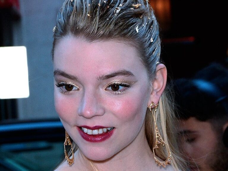 Is Anya Taylor-Joy Gay?