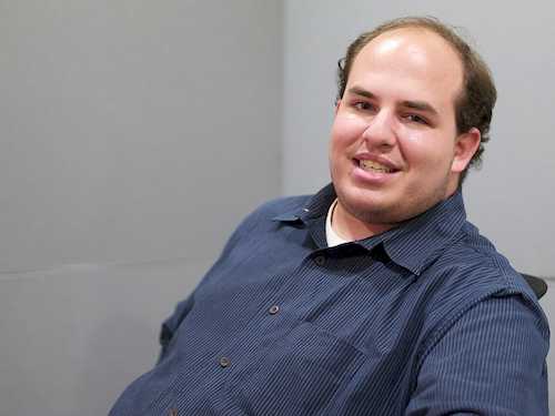 Is Brian Stelter Gay?